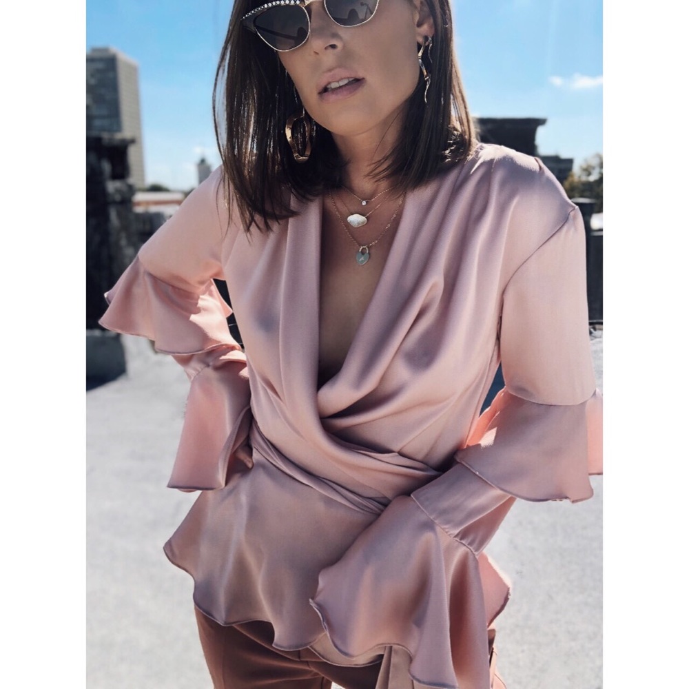 Last 1✨Lyssa Blush Pink Satin Bell Sleeve Wrap Top - Picture 7 of 8